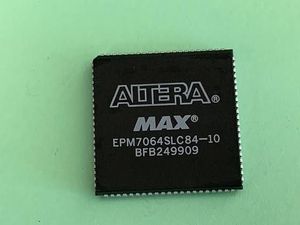 EPM7064SLC84-10