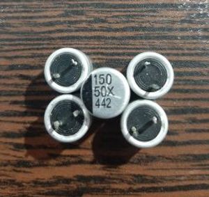 50V 150uF - خازن 150 میکرو فاراد 50 ولت پایه تخت