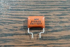 POLYESTER 400V 160nF - خازن پلی استر، 400 ولت، 160 نانوفاراد