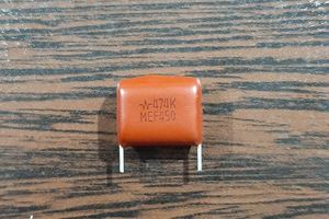 POLYESTER 450V 470nF - خازن پلی استر، 450 ولت، 470 نانوفاراد