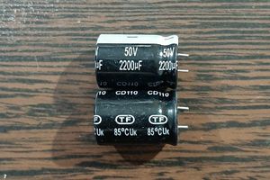CAP 50V 2200uF - خازن الکترولیت، 50 ولت، 2200 میکروفاراد