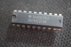 74HC373 – DIP