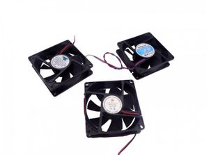 فن 12V ساده دو سیمه سایز 8×8 ضخامت 2.5cm دست دوم پشت مربع