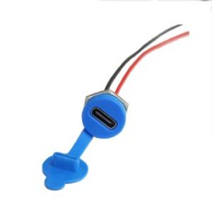 کانکتور مادگی Type-c پنلی 2 پین سیم دار پیچی ضد آب دارای درپوش رنگ آبی و قرمز