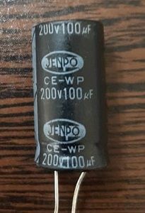 CAP 200V 100uF – خازن الکترولیت، 200 ولت، 100 میکروفاراد