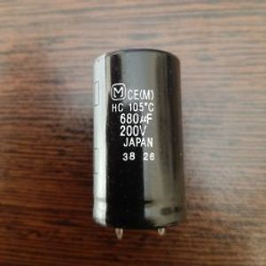 Panasonic 200V 680uF - خازن 200 ولت 680 میکرو فاراد سری CE