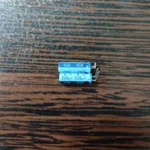 Rubycon 4V 220uF – خازن الکترولیت 4 ولت 220 میکرو فاراد