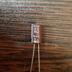 Nippon 25V 100uF - خازن 25 ولت 100 میکرو فاراد سری KY