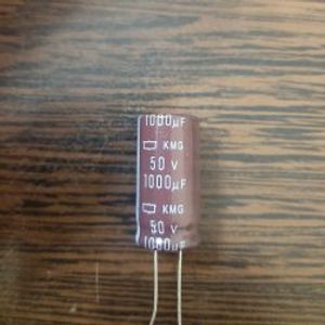 Nippon 50V 1000uF – خازن ژاپنی 1000 میکرو فاراد 50 ولت سری KMG