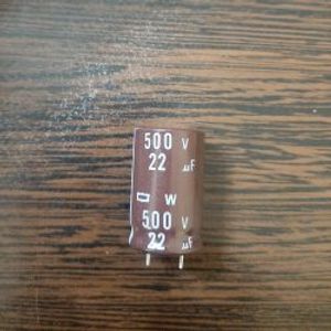 Nippon 500V 22uF - خازن 500 ولت 22 میکرو فاراد سری W