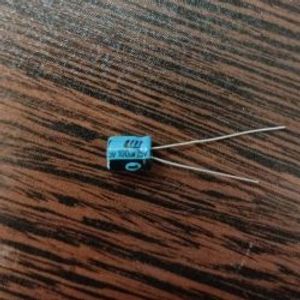 CAP 25V 100uF - خازن الکترولیت 25 ولت 100 میکرو فاراد