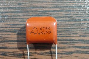 POLYESTER 1000V 47nF - خازن پلی استر، 1000 ولت، 47 نانوفاراد