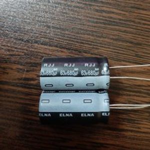 ELNA 63V 680uF - خازن 63 ولت 680 میکرو فاراد سری RJJ