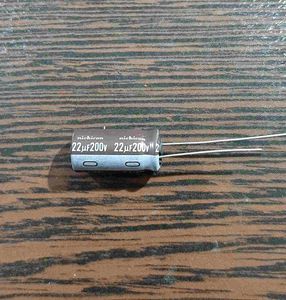 200V 22uF - خازن 200 ولت 22 میکرو فاراد