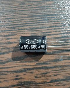 CAP 50V 680uF - خازن 50 ولت 680 میکرو فاراد