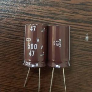 Nippon 500V 47uF - خازن 500 ولت 47 میکرو فاراد سری W