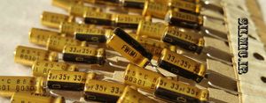 خازن های فای 33 میکرو فاراد 35 ولت نیچیکون گرید استاندارد صوتی سری FW