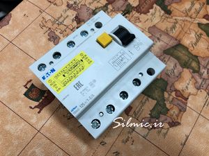 کلید محافظ جان 125 آمپر 4 پل ساخت EATON چک سری FBHMV-125/4/1-S/A