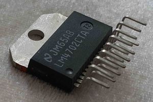 آی سی LM4702C درایور آمپلی فایر کلاس AB استریو توان 300 وات با وضوح بالا
