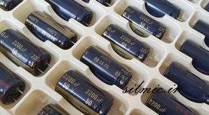 خازن های فای 2200 میکرو فاراد 50 ولت سری FC پاناسونیک سری آدیو low impedance
