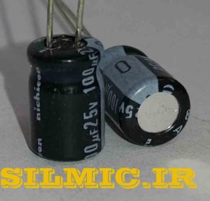 خازن الکترولیتی 100 میکرو فاراد 25 ولت نیچیکون سری RS(M) با ابعاد کوچک