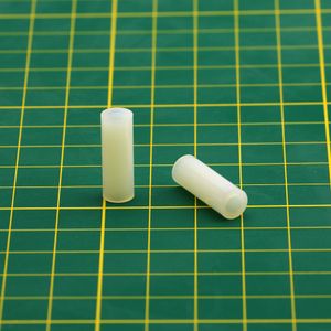اسپیسر پلاستیکی استوانه ای 19mm
