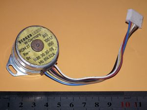 موتور پله ای 6V 7.5Deg RDM37