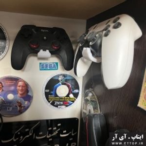 نگهدارنده‌ی دسته‌ی بازی – کاربردی، مقاوم رنگ دلخواه / محصولی که هر گیمر حرفه‌ای یا حتی گیمرهای تفننی به آن نیاز دارد. نگهدارنده‌ی دسته‌ی بازی نه‌تنها نظم و زیبایی به فضای گیمینگ می‌دهد، بلکه از تجهیزات ارزشمند شما هم محافظت می‌کند