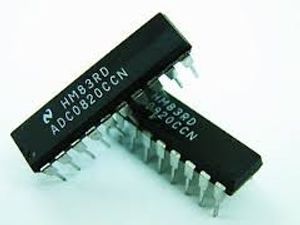 ADC0820CCN – DIP