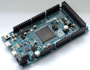 ARDUINO DUE با کابل رابط