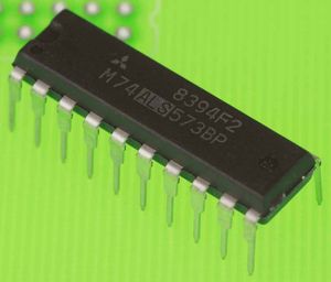 74ALS573 – DIP
