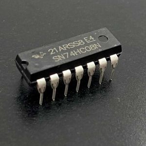 آی سی 4 عدد گیت AND دو ورودی مدل SN74HC08N پکیج DIP-14 کپی