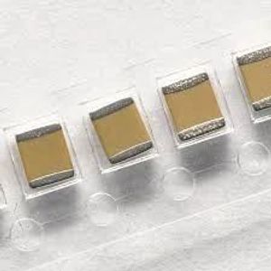 خازن 330 نانو فاراد SMD سایز 1210 - 330NF-1210