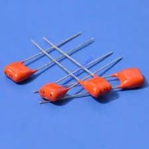خازن ام کاتی 330 نانو فاراد 63 ولت مارک PILKOR فاصله پایه 5mm - MKT 330NF-63V