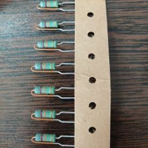 RESISTOR 2W 82k %5 - مقاومت 2 وات 82 کیلو اهم 5% متال اکسید
