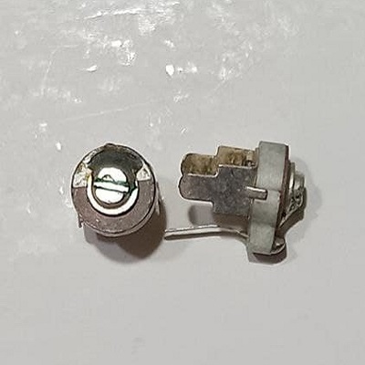 خازن متغیر 50 پیکو – سفید